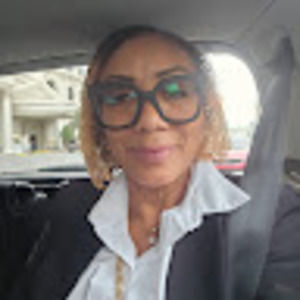 Meet your Posher, Denise